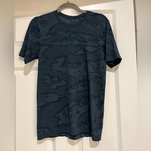 EUC Mens Lululemon Metal Vent T-shirt